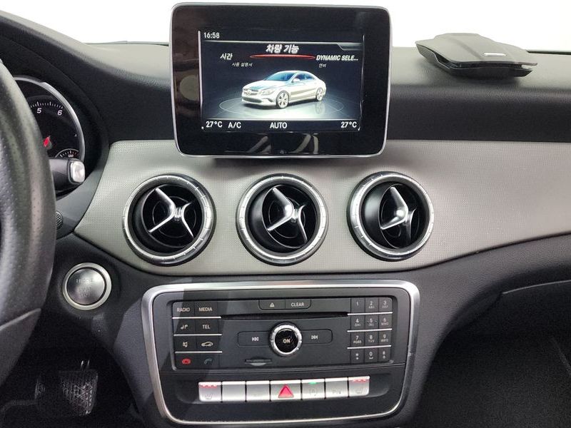 2017 Mercedes-Benz A-Class CLA250 4MATIC photo 15