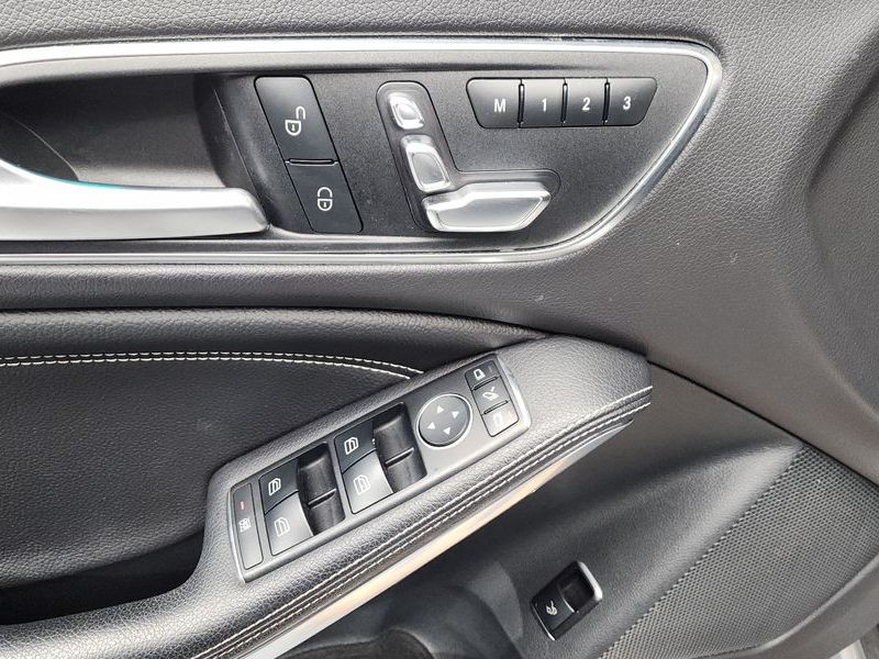 2017 Mercedes-Benz A-Class CLA250 4MATIC photo 18
