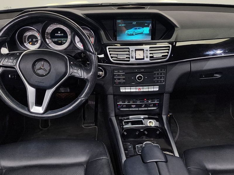 2016 Mercedes-Benz E-Class E200 Avantgarde photo 7