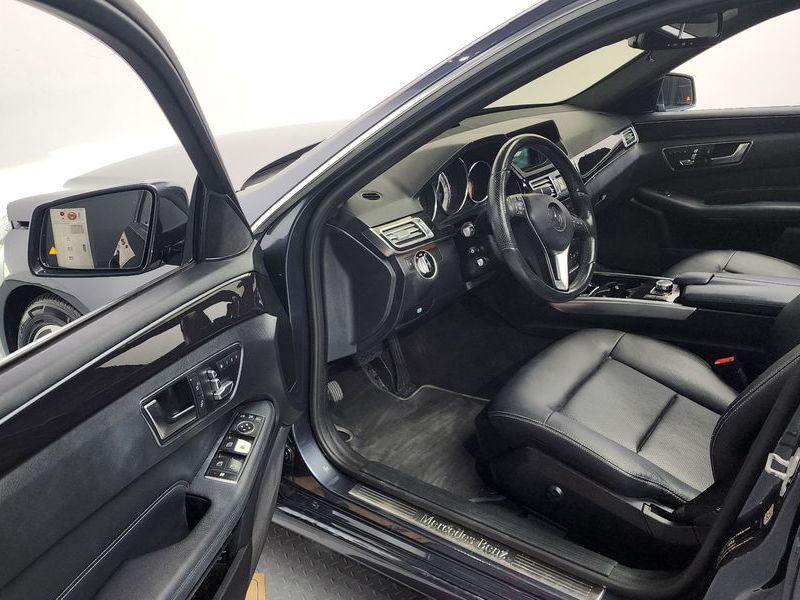 2016 Mercedes-Benz E-Class E200 Avantgarde photo 10