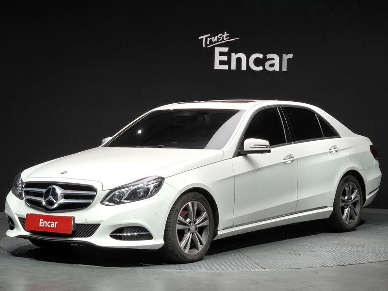 2016 Mercedes-Benz E-Class E220 Bluetec Avantgarde photo 1