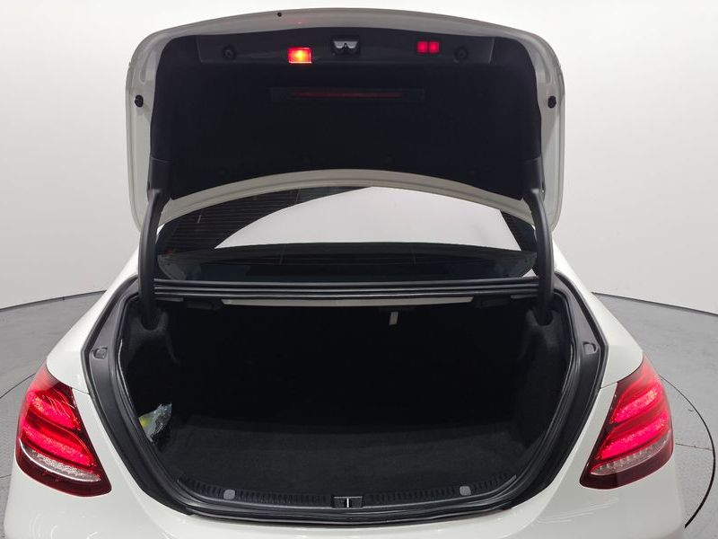 2017 Mercedes-Benz E-Class E300 4MATIC Exclusive photo 20
