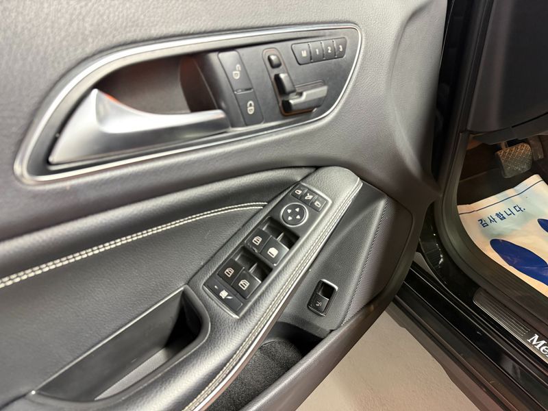 2015 Mercedes-Benz A-Class GLA200 CDI photo 11