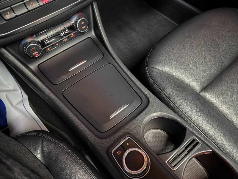 2015 Mercedes-Benz A-Class GLA200 CDI photo 14