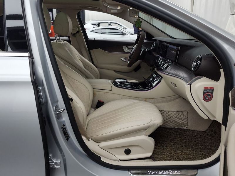 2017 Mercedes-Benz E-Class E300 Exclusive photo 11