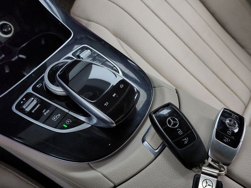 2017 Mercedes-Benz E-Class E300 Exclusive photo 17