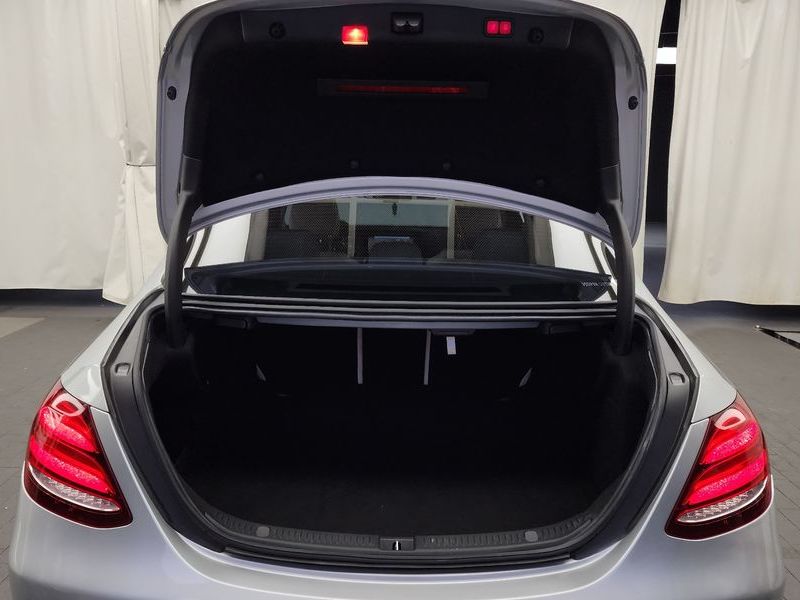 2017 Mercedes-Benz E-Class E300 Exclusive photo 20