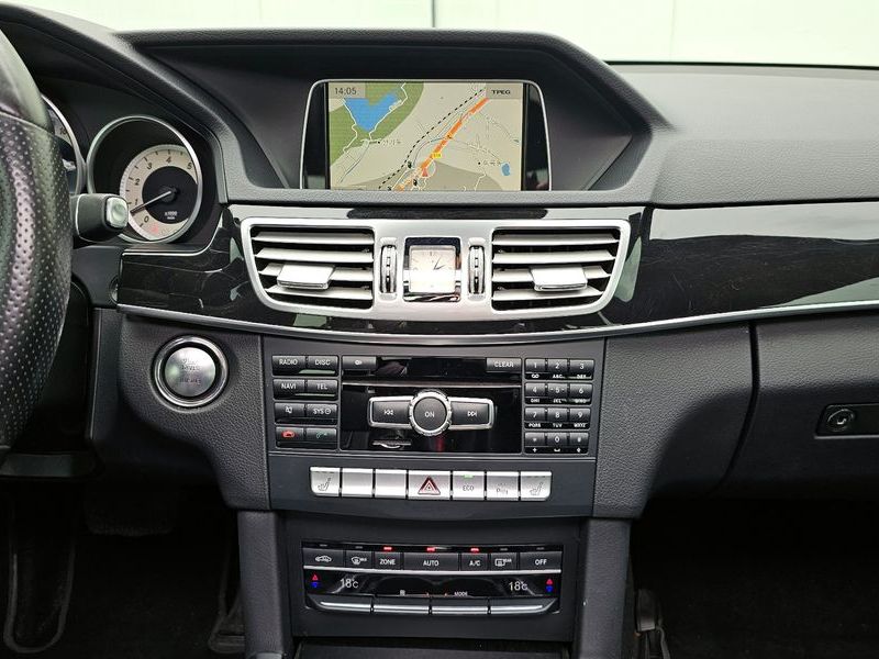 2015 Mercedes-Benz E-Class E300 Avangard photo 12
