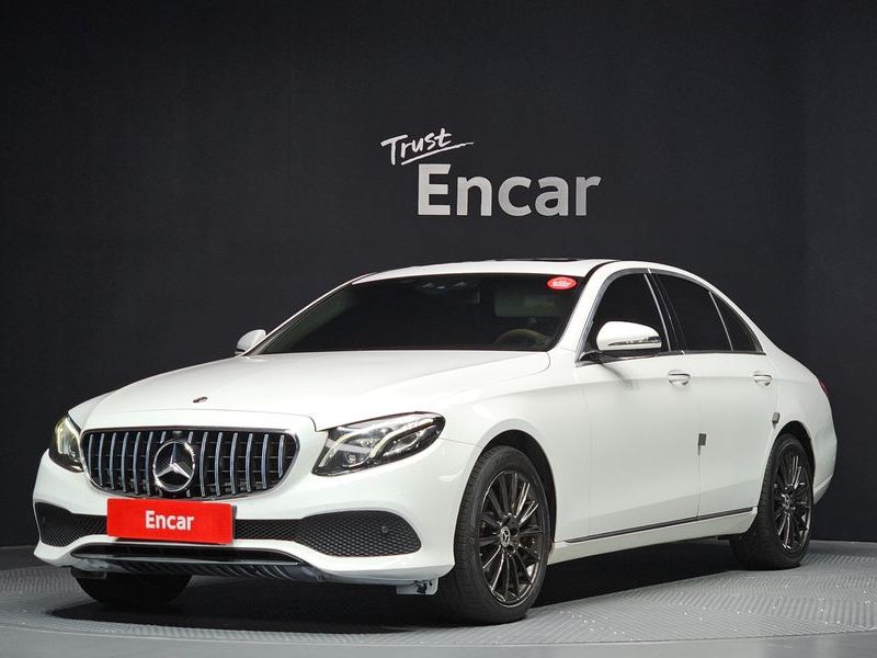 2017 Mercedes-Benz E-Class E220d Avantgarde photo 1