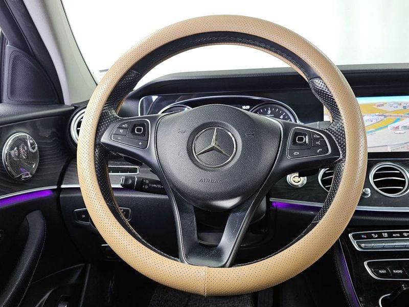 2017 Mercedes-Benz E-Class E220d Avantgarde photo 13