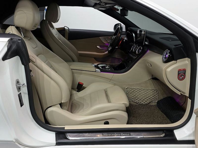 2017 Mercedes-Benz C-Class C200 Cabriolet photo 12