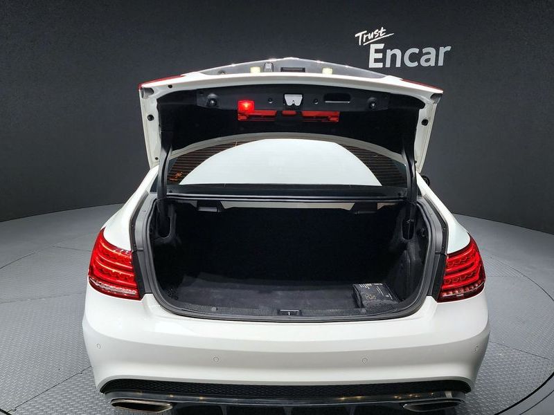2015 Mercedes-Benz E-Class E200 Coupe photo 20