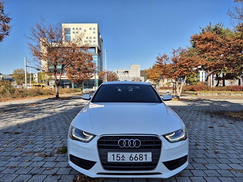2015 Audi A4 30 TDI B8 photo 1
