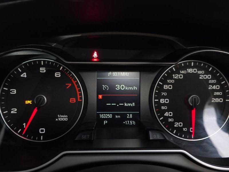 2015 Audi A4 40 TFSI Quattro Dynamic B8 photo 8