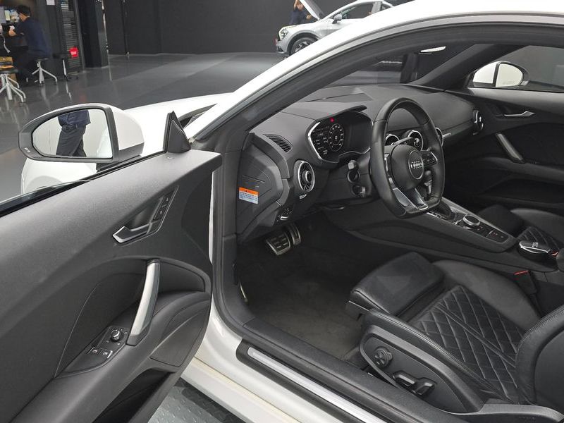 2016 Audi TT Coupe 45 TFSI Quattro photo 11