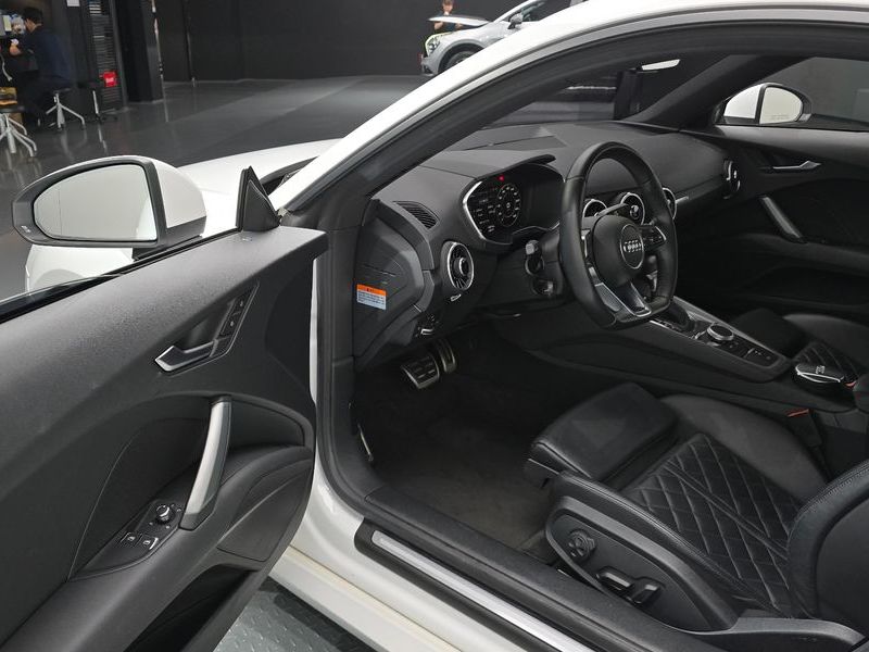 2016 Audi TT Coupe 45 TFSI Quattro photo 12