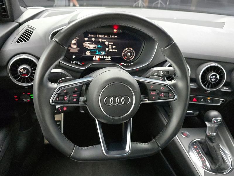 2016 Audi TT Coupe 45 TFSI Quattro photo 13