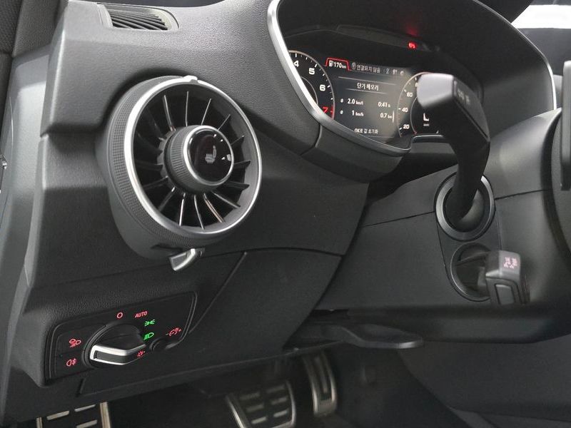 2016 Audi TT Coupe 45 TFSI Quattro photo 18