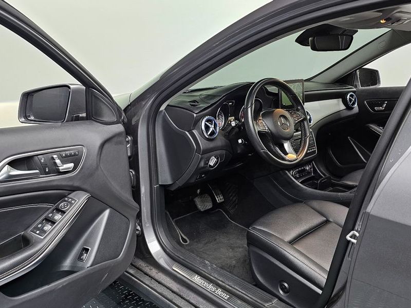 2017 Mercedes-Benz A-Class GLA200 d 4MATIC photo 10