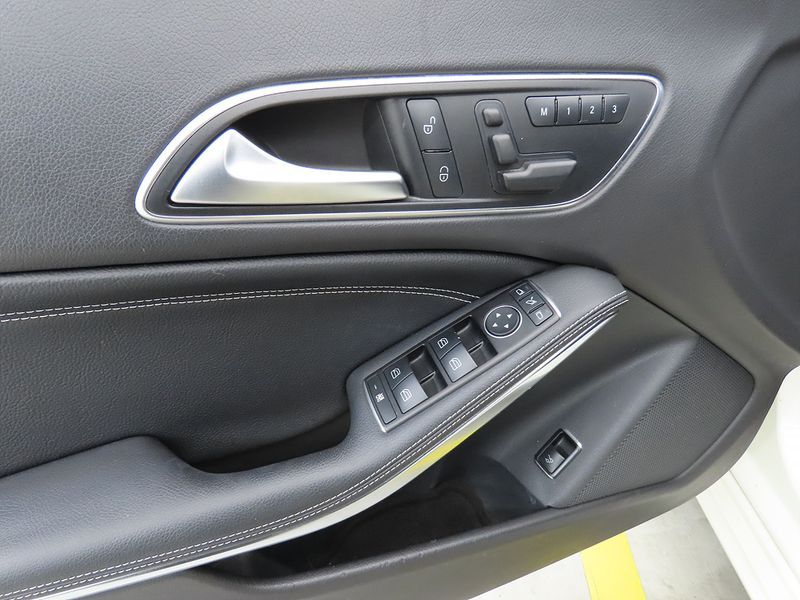2015 Mercedes-Benz A-Class CLA200 CDI photo 17