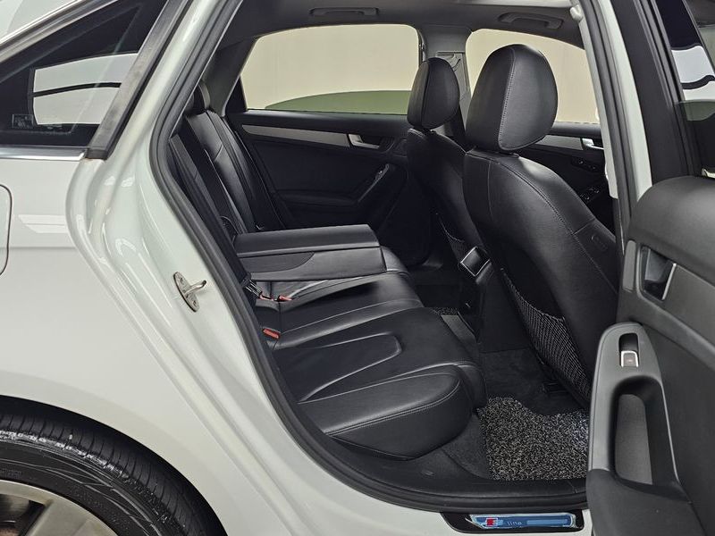2015 Audi A4 35 TDI Quattro Dynamic B8 photo 12