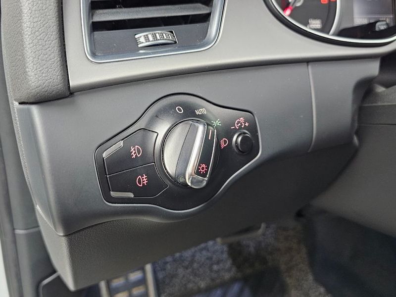 2015 Audi A4 35 TDI Quattro Dynamic B8 photo 15