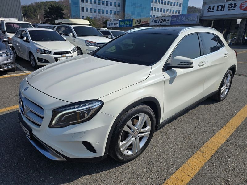 2015 Mercedes-Benz A-Class GLA200 d 4MATIC photo 8