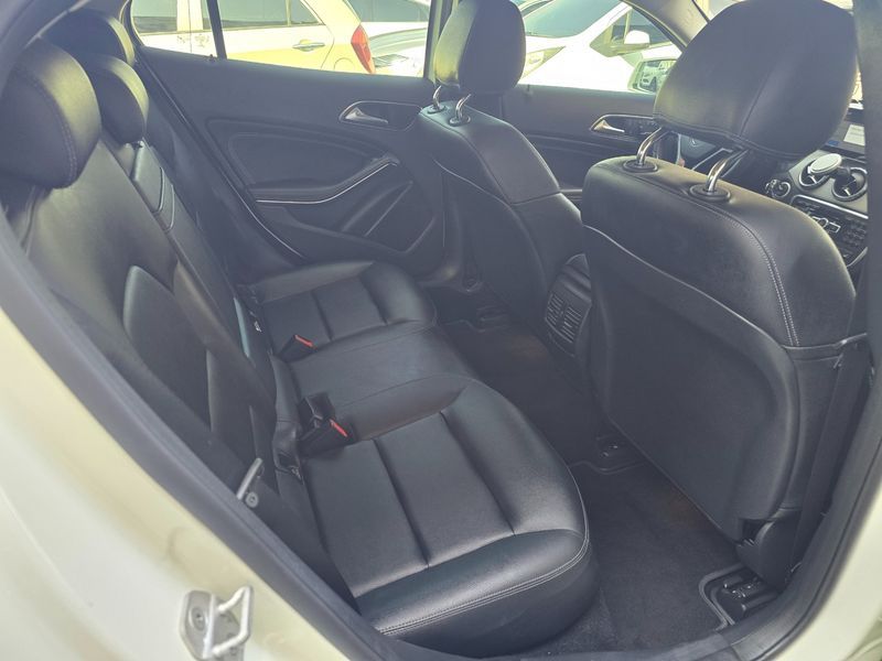 2015 Mercedes-Benz A-Class GLA200 d 4MATIC photo 13