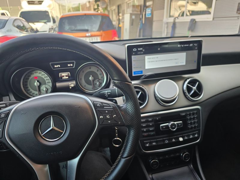 2015 Mercedes-Benz A-Class GLA200 d 4MATIC photo 15