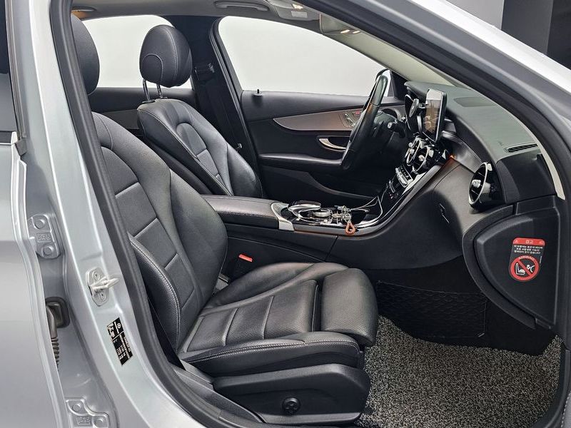 2016 Mercedes-Benz C-Class C220 d Avantgarde photo 10