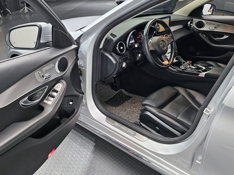 2016 Mercedes-Benz C-Class C220 d Avantgarde photo 11