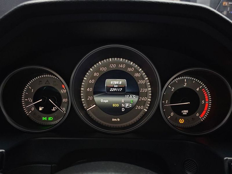 2015 Mercedes-Benz E-Class E220 Bluetec Avantgarde Sport photo 8