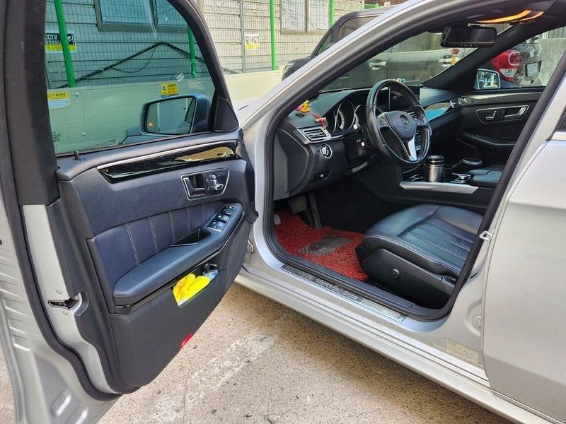 2016 Mercedes-Benz E-Class E220 Bluetec Avantgarde photo 9