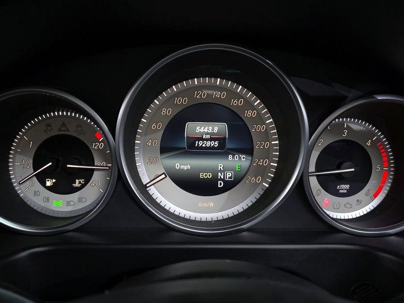 2015 Mercedes-Benz E-Class E220 Bluetec Avantgarde Sport photo 8