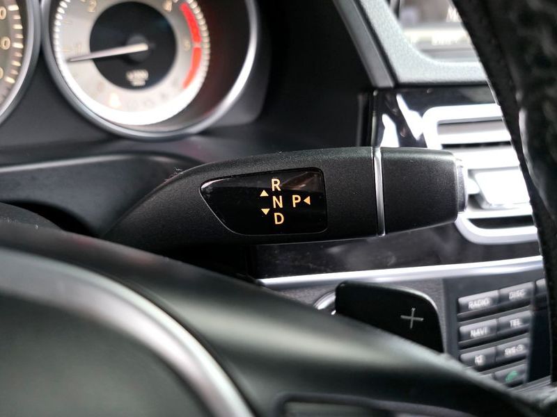 2015 Mercedes-Benz E-Class E220 Bluetec Avantgarde Sport photo 9