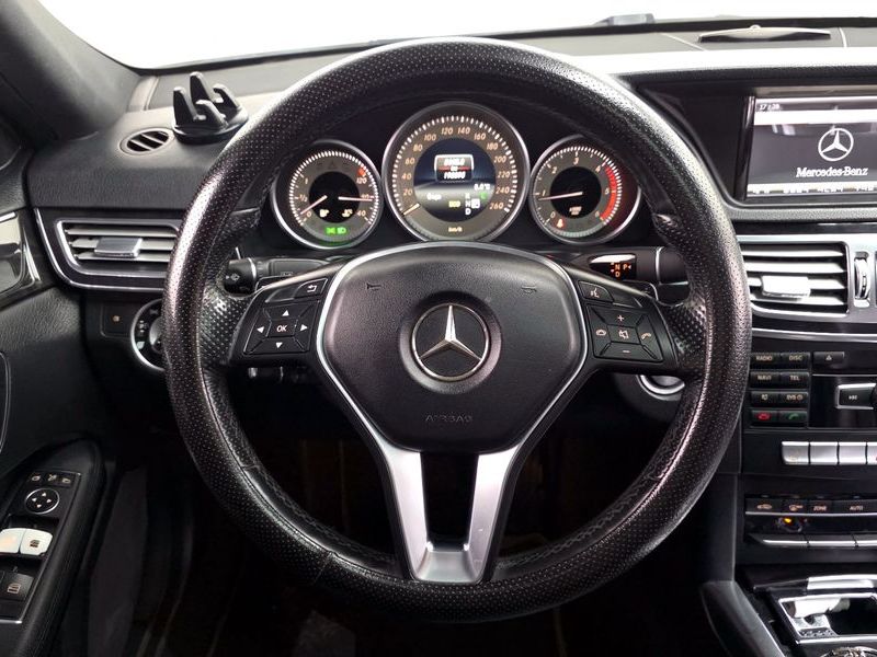 2015 Mercedes-Benz E-Class E220 Bluetec Avantgarde Sport photo 14