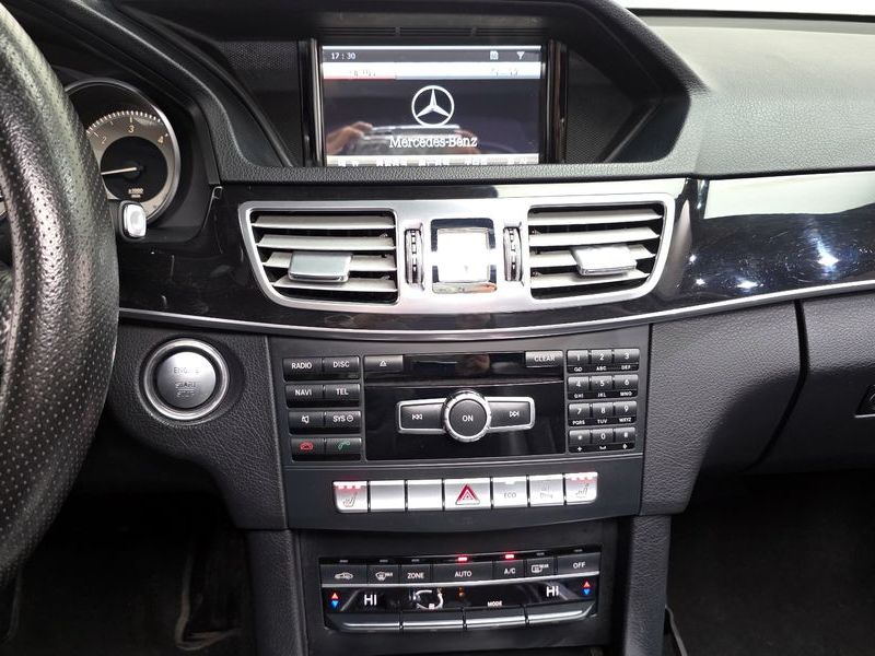 2015 Mercedes-Benz E-Class E220 Bluetec Avantgarde Sport photo 16