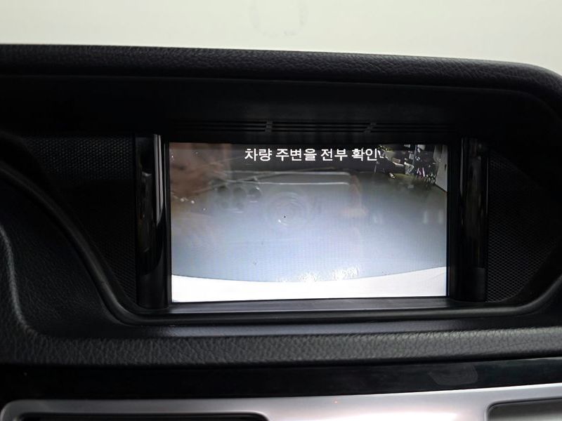 2015 Mercedes-Benz E-Class E220 Bluetec Avantgarde Sport photo 17