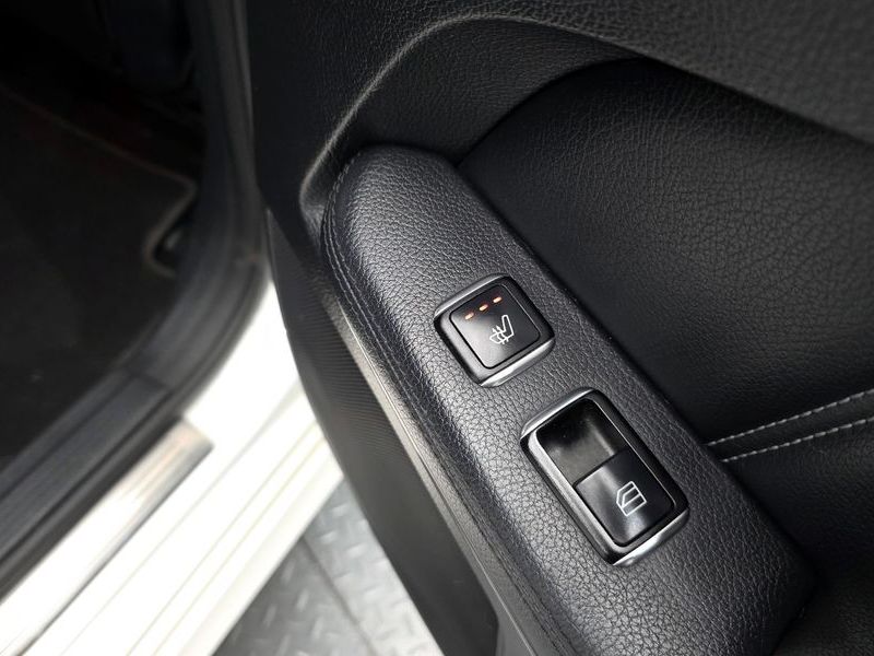 2015 Mercedes-Benz E-Class E220 Bluetec Avantgarde Sport photo 20