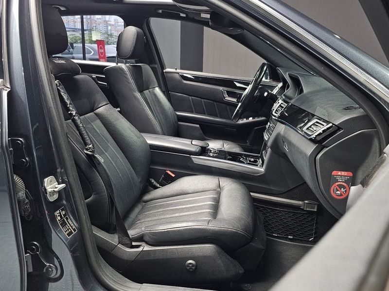 2016 Mercedes-Benz E-Class E220 Bluetec Avantgarde photo 10