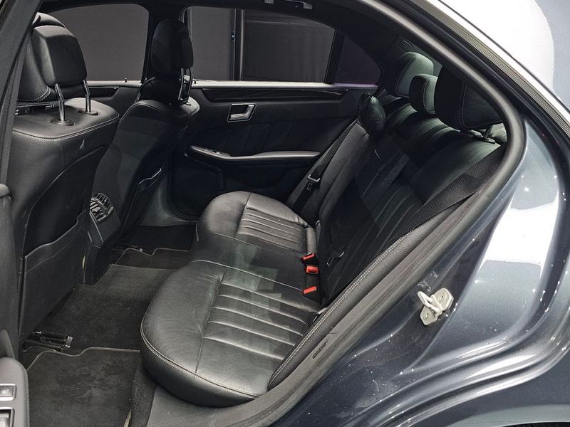 2016 Mercedes-Benz E-Class E220 Bluetec Avantgarde photo 12