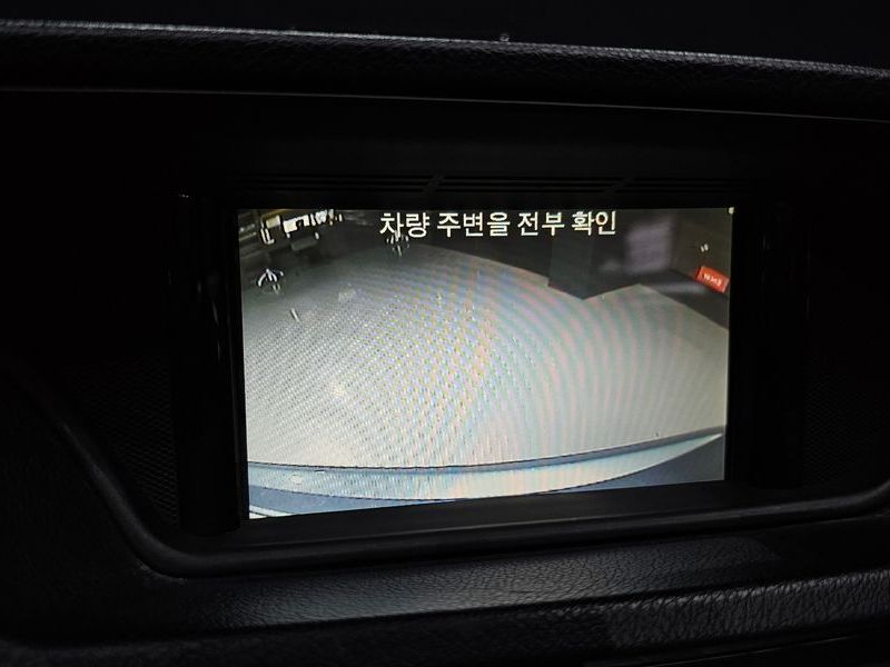 2016 Mercedes-Benz E-Class E220 Bluetec Avantgarde photo 15