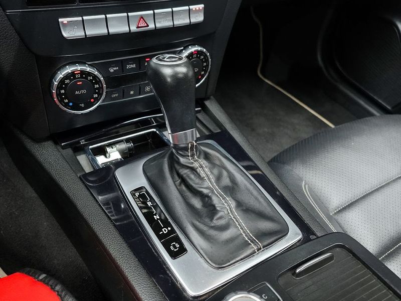 2015 Mercedes-Benz C-Class C220 CDI Coupe photo 9