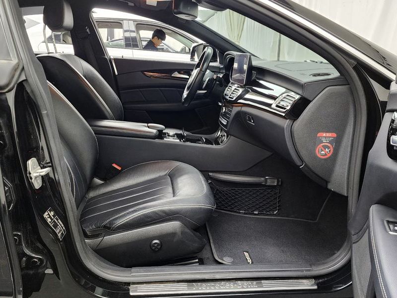 2017 Mercedes-Benz S-Class CLS250 d 4MATIC AMG Line photo 11