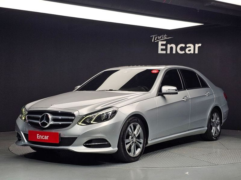 2016 Mercedes-Benz E-Class E220 Bluetec Avantgarde photo 1