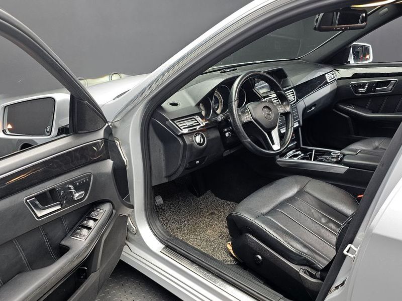2016 Mercedes-Benz E-Class E220 Bluetec Avantgarde photo 11