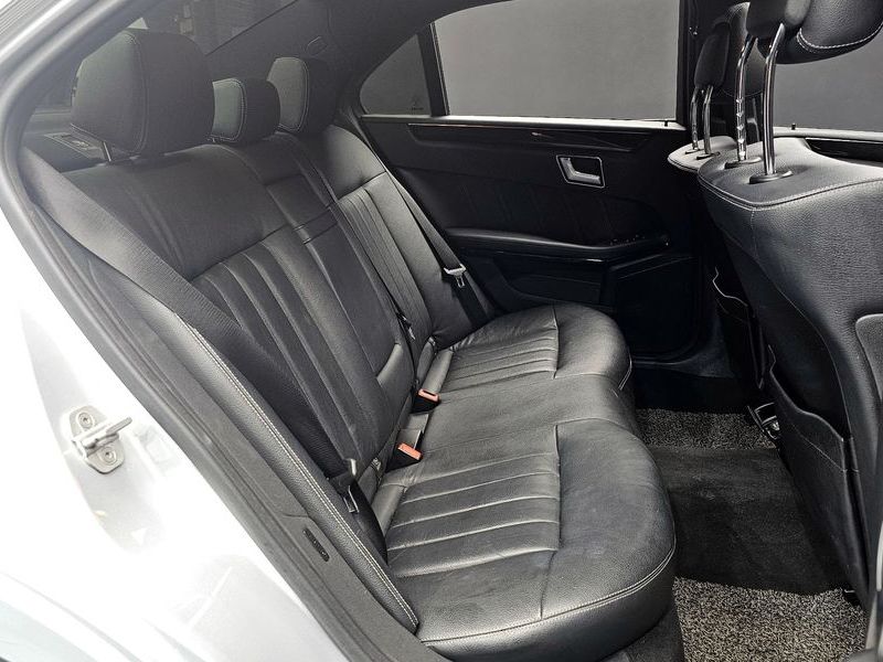 2016 Mercedes-Benz E-Class E220 Bluetec Avantgarde photo 12