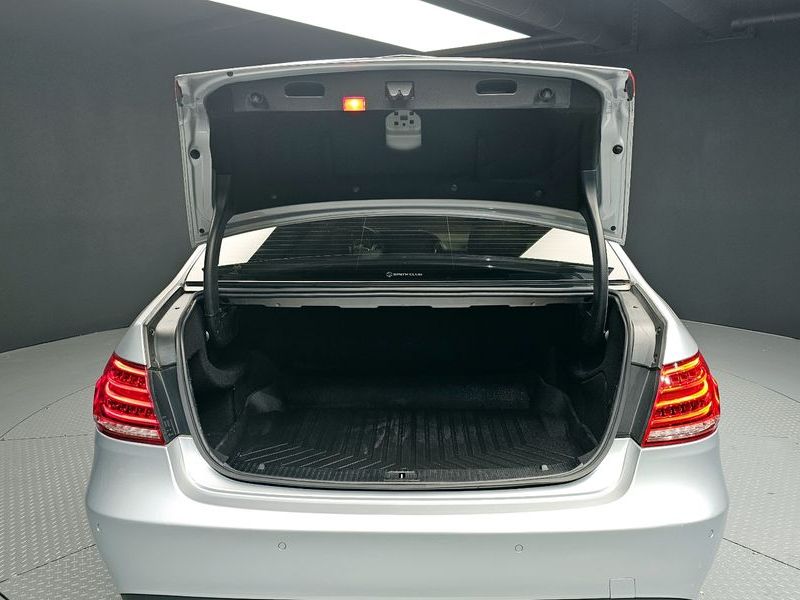 2016 Mercedes-Benz E-Class E220 Bluetec Avantgarde photo 20