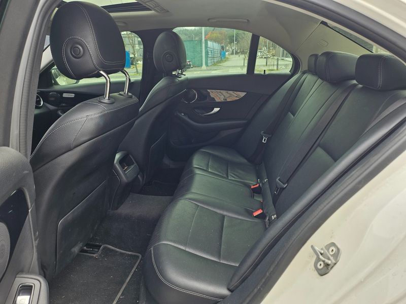 2016 Mercedes-Benz C-Class C200 photo 10