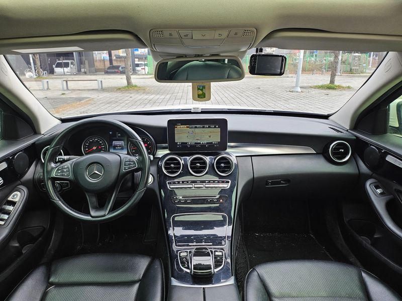 2016 Mercedes-Benz C-Class C200 photo 15